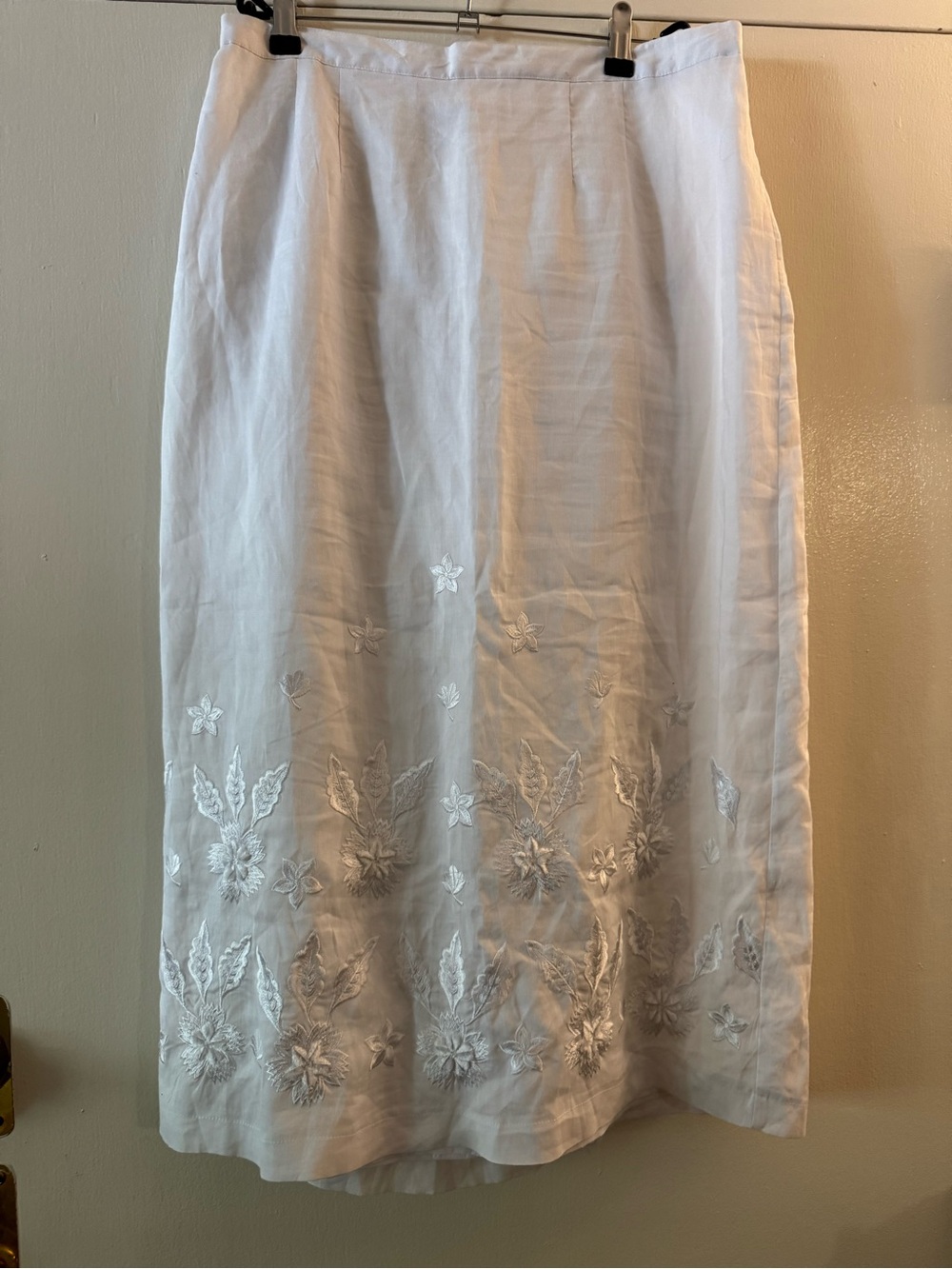 Elizeh White Embroidered Women's Linen Maxi Skirt